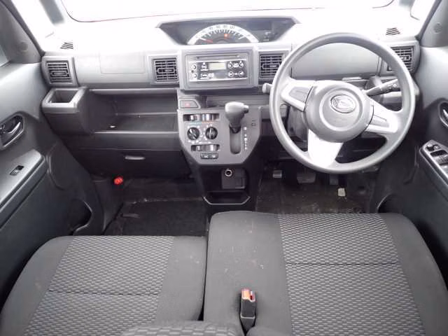 DAIHATSU WAKE