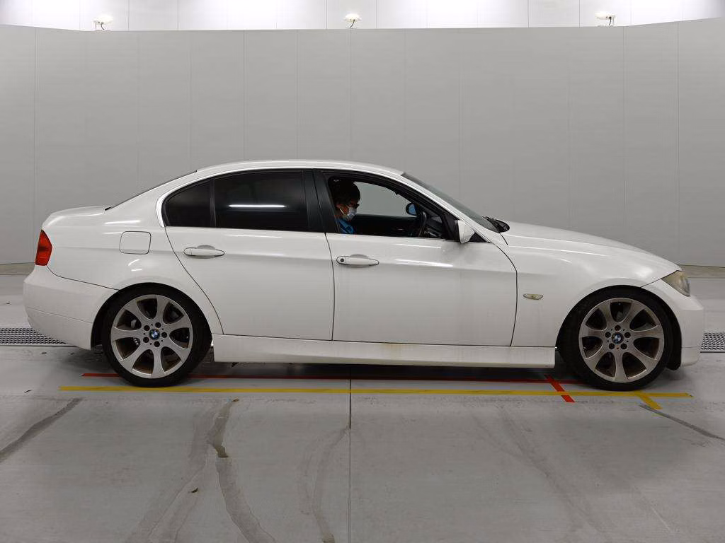 BMW 3-SERIES