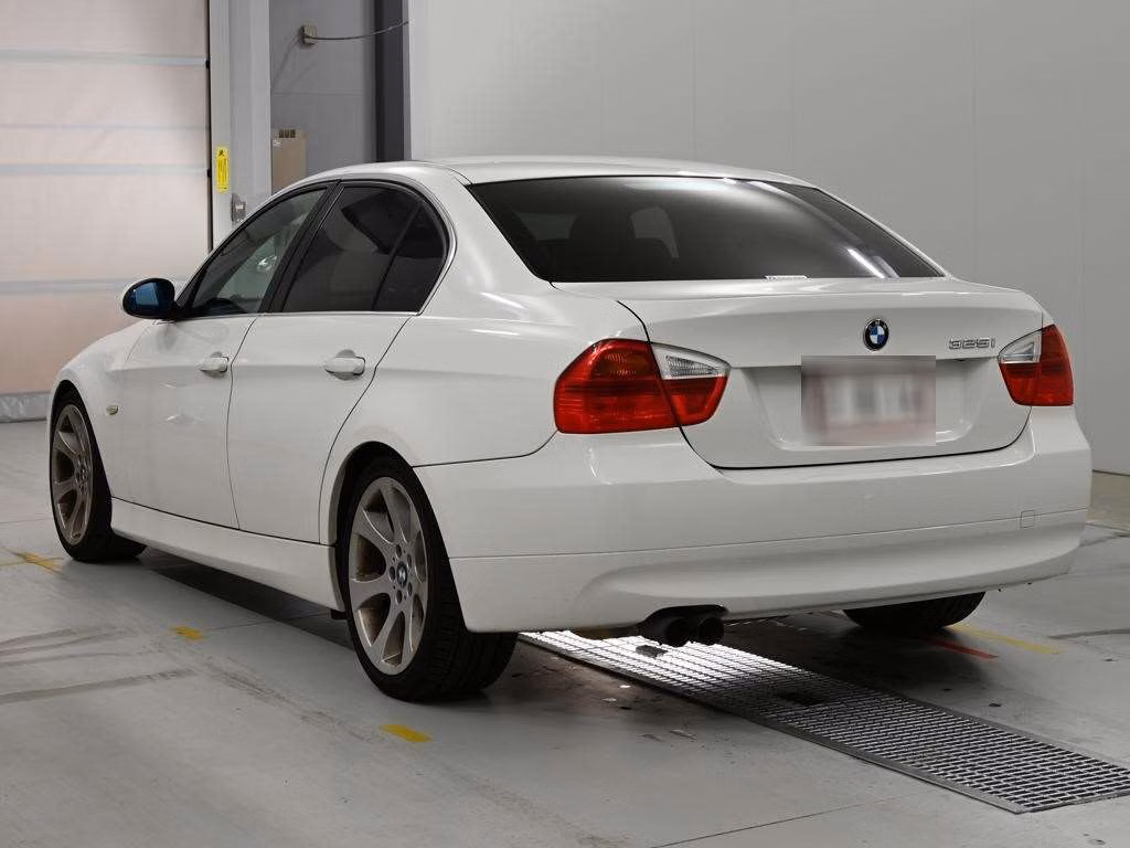 BMW 3-SERIES