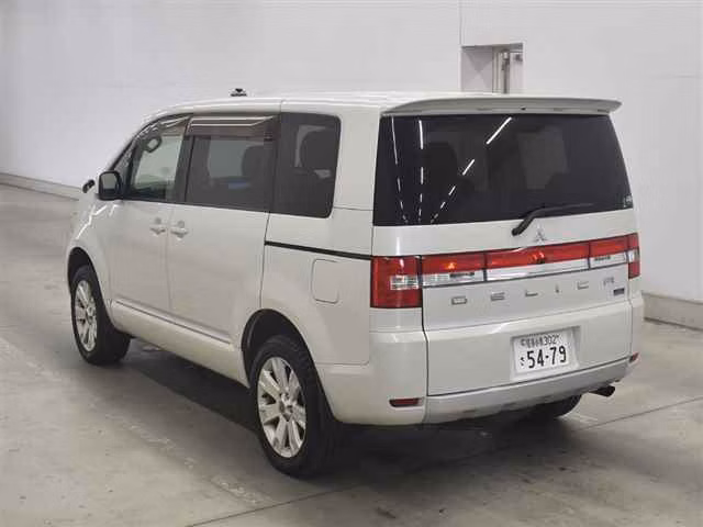 MITSUBISHI DELICA D:5