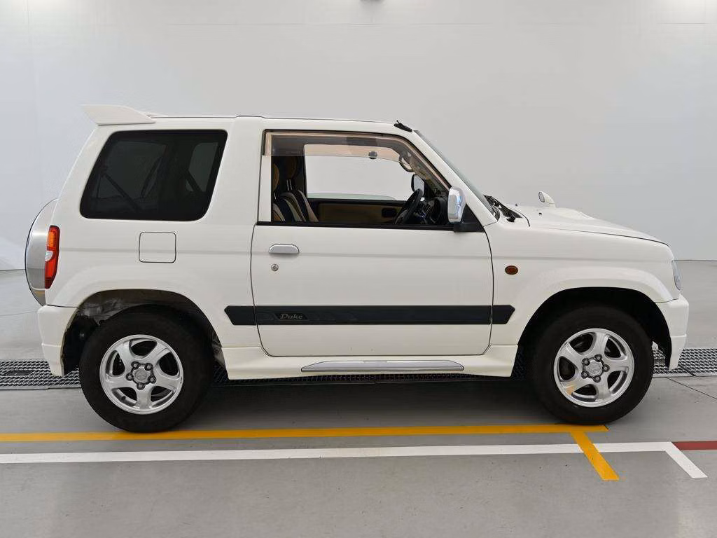 MITSUBISHI PAJERO MINI