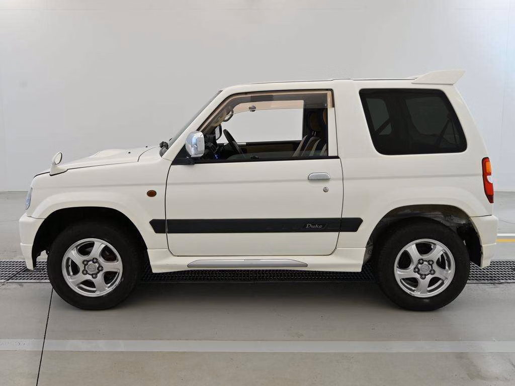 MITSUBISHI PAJERO MINI