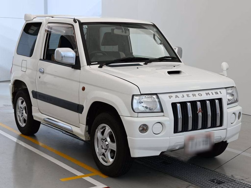 MITSUBISHI PAJERO MINI