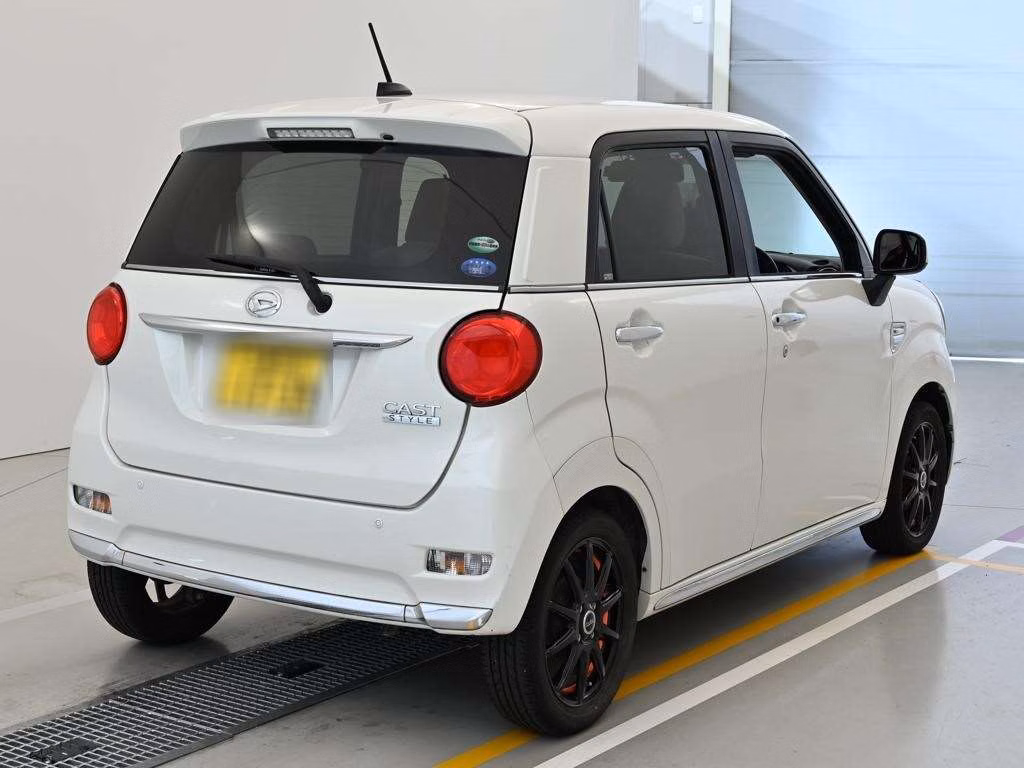 DAIHATSU CAST