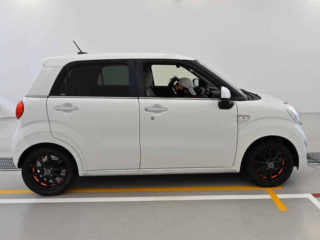 DAIHATSU CAST