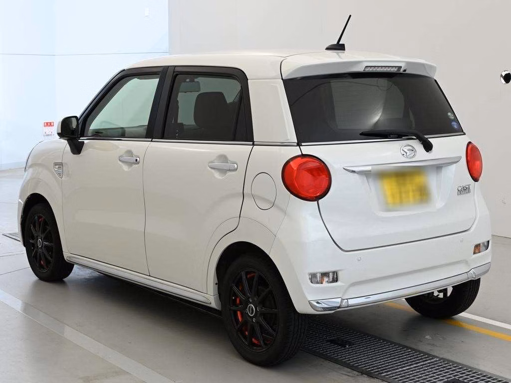 DAIHATSU CAST