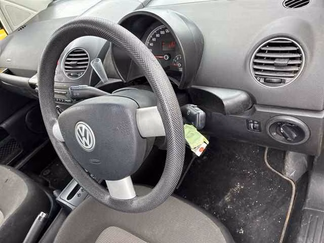 VOLKSWAGEN BEETLE