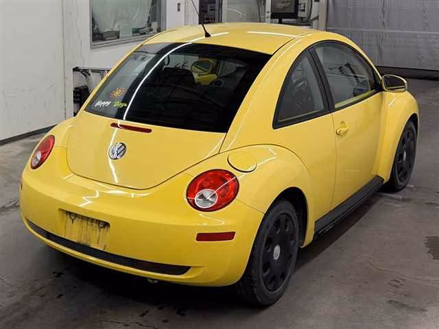VOLKSWAGEN BEETLE