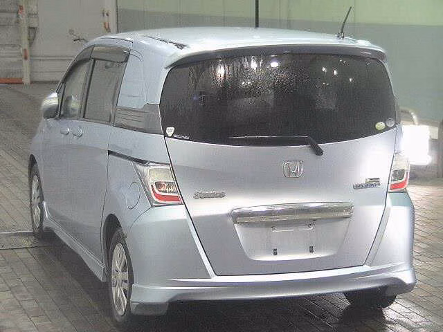 HONDA FREED SPIKE