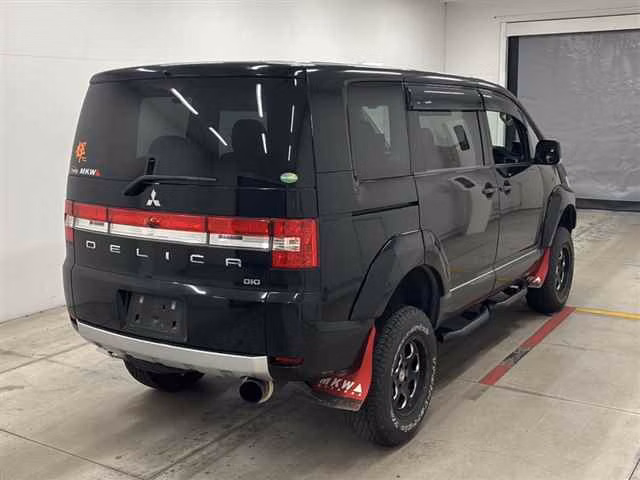MITSUBISHI DELICA D:5