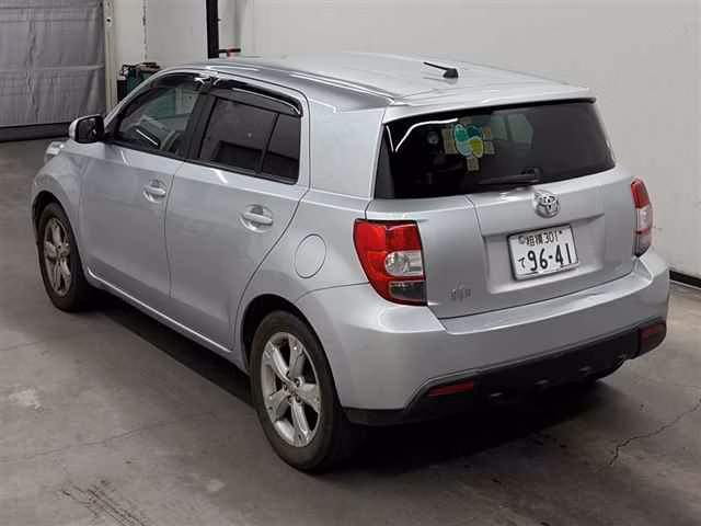 TOYOTA IST