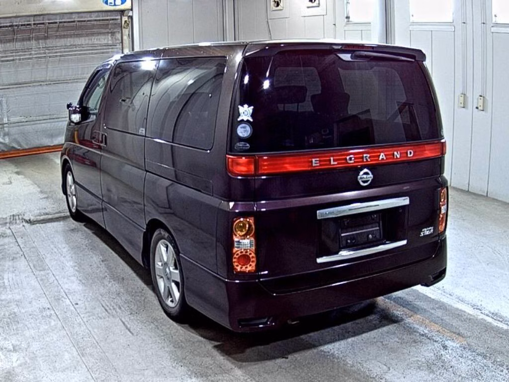 NISSAN ELGRAND