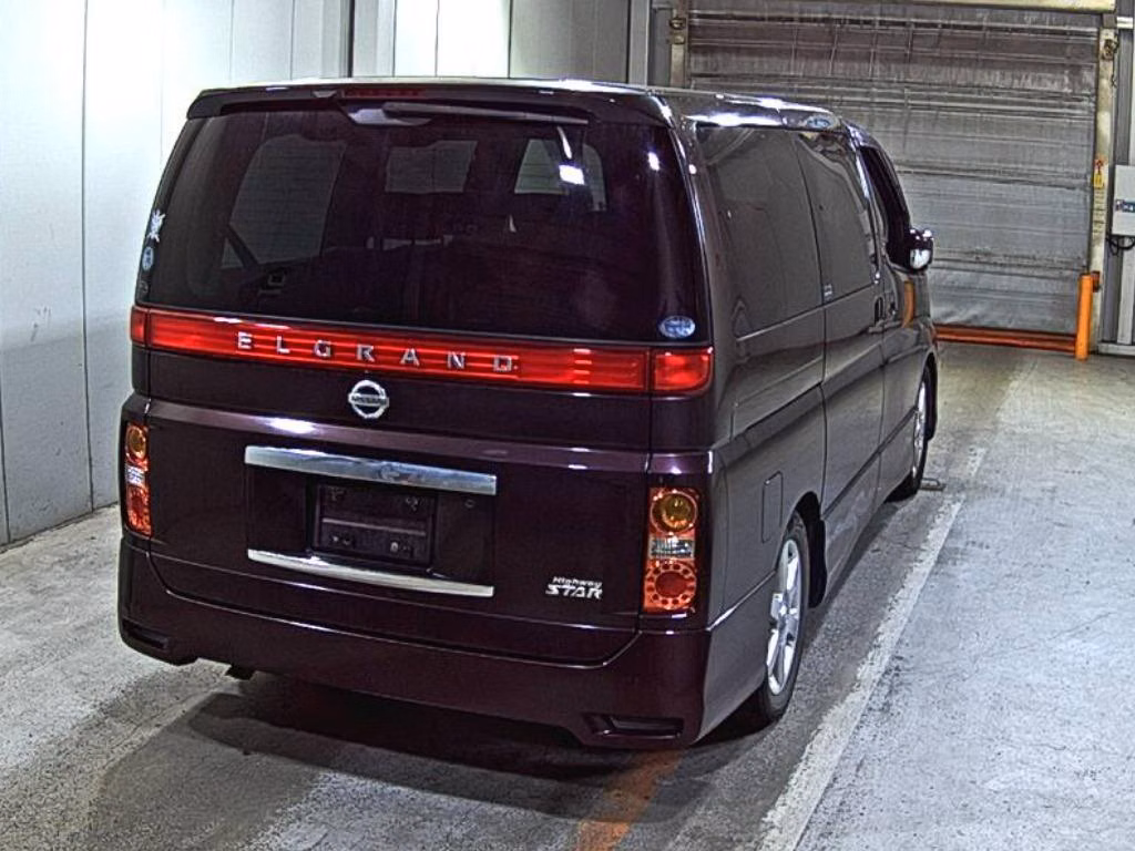 NISSAN ELGRAND