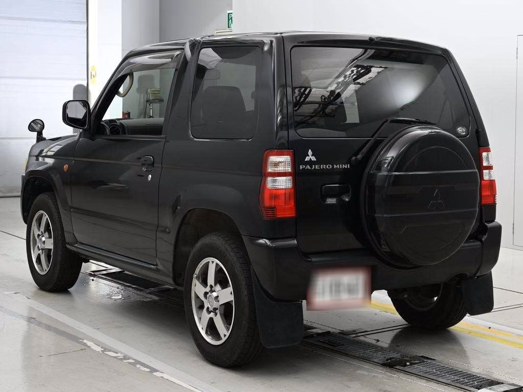 MITSUBISHI PAJERO MINI