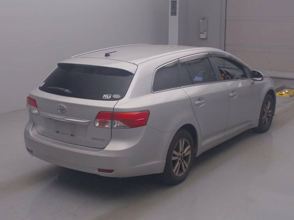 TOYOTA AVENSIS