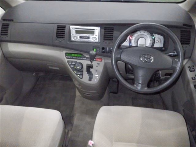TOYOTA ISIS