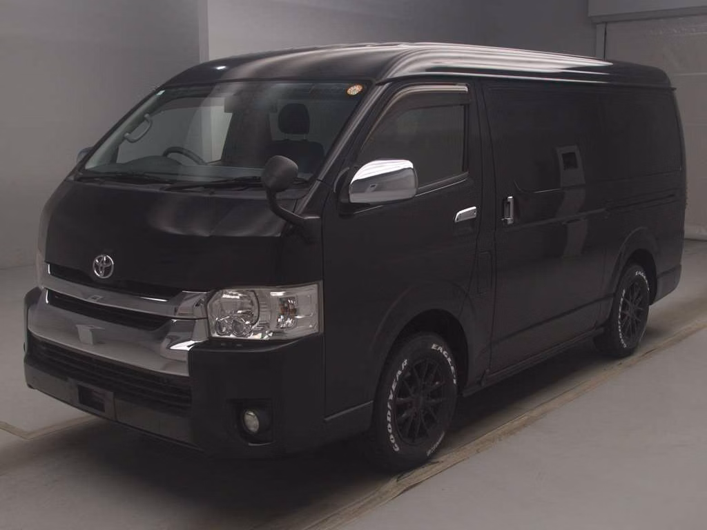 TOYOTA HIACE