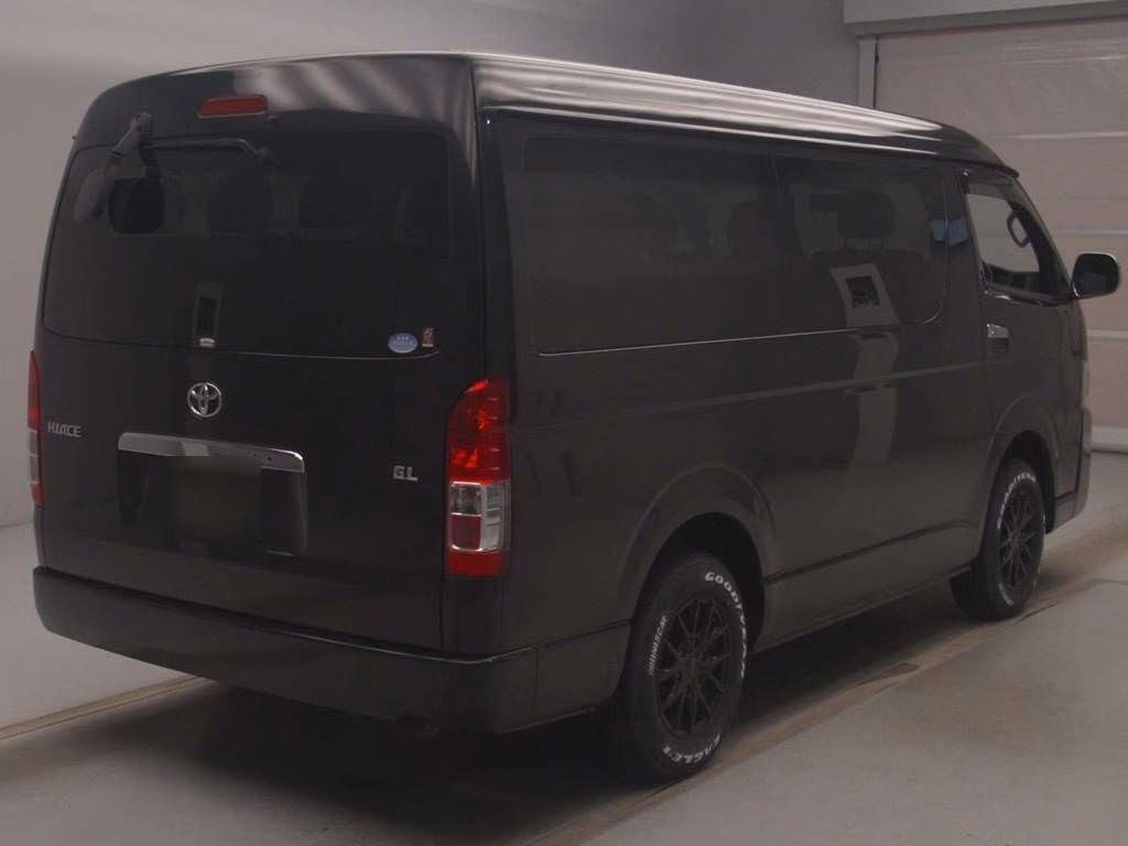 TOYOTA HIACE