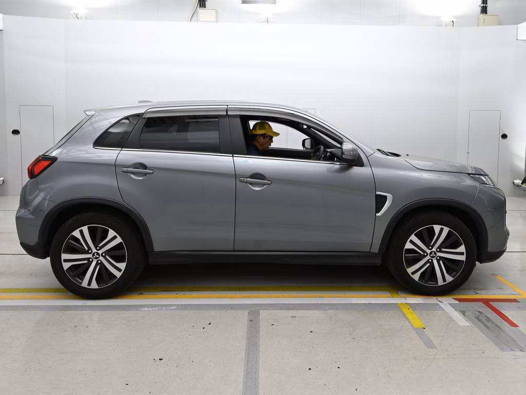 MITSUBISHI RVR