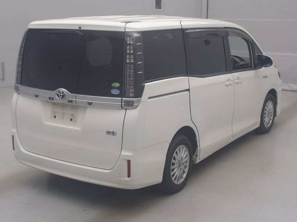 TOYOTA VOXY