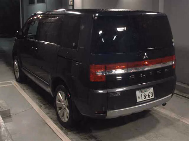 MITSUBISHI DELICA D:5