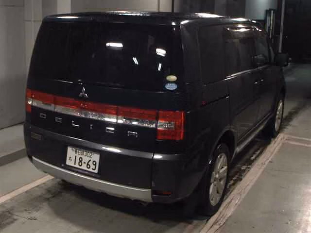 MITSUBISHI DELICA D:5