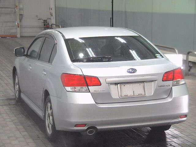 SUBARU LEGACY B4