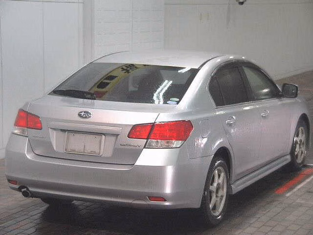 SUBARU LEGACY B4