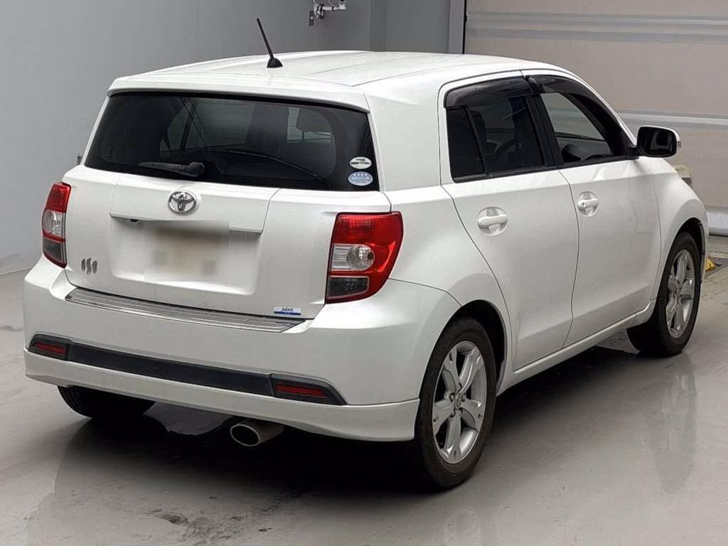 TOYOTA IST