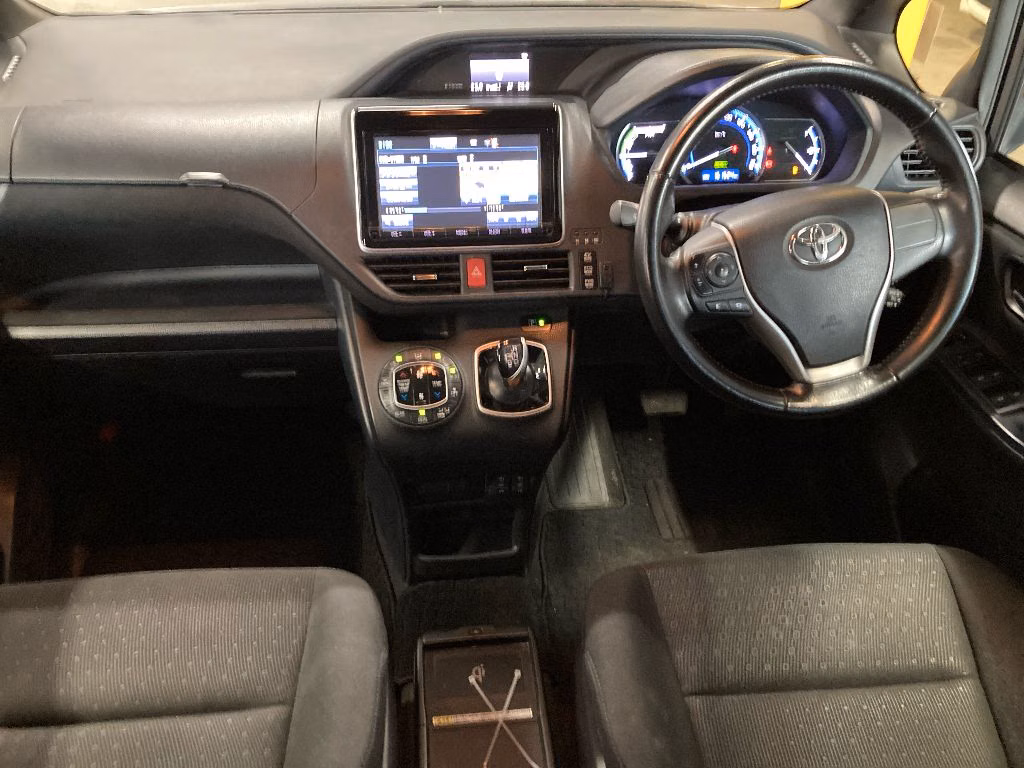 TOYOTA NOAH