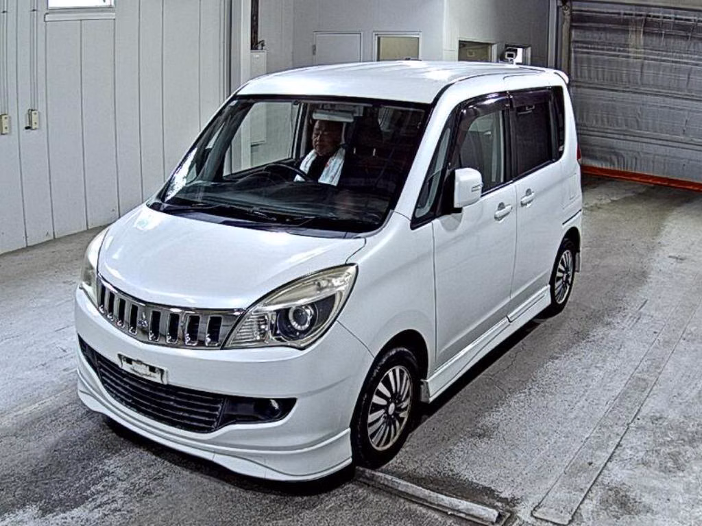 MITSUBISHI DELICA D:2