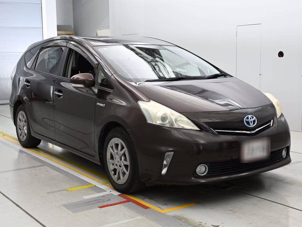 TOYOTA PRIUS ALPHA