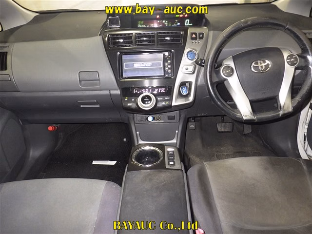 TOYOTA PRIUS ALPHA