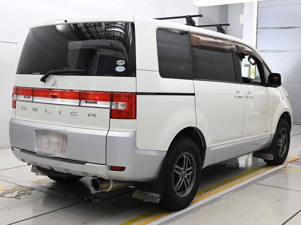 MITSUBISHI DELICA D:5