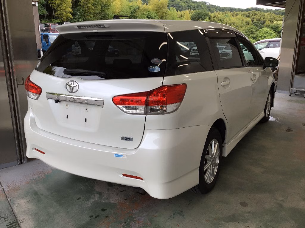 TOYOTA WISH
