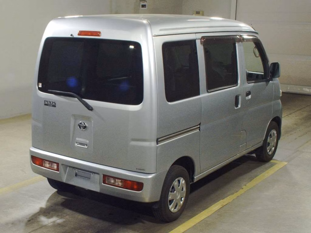 TOYOTA PIXIS VAN