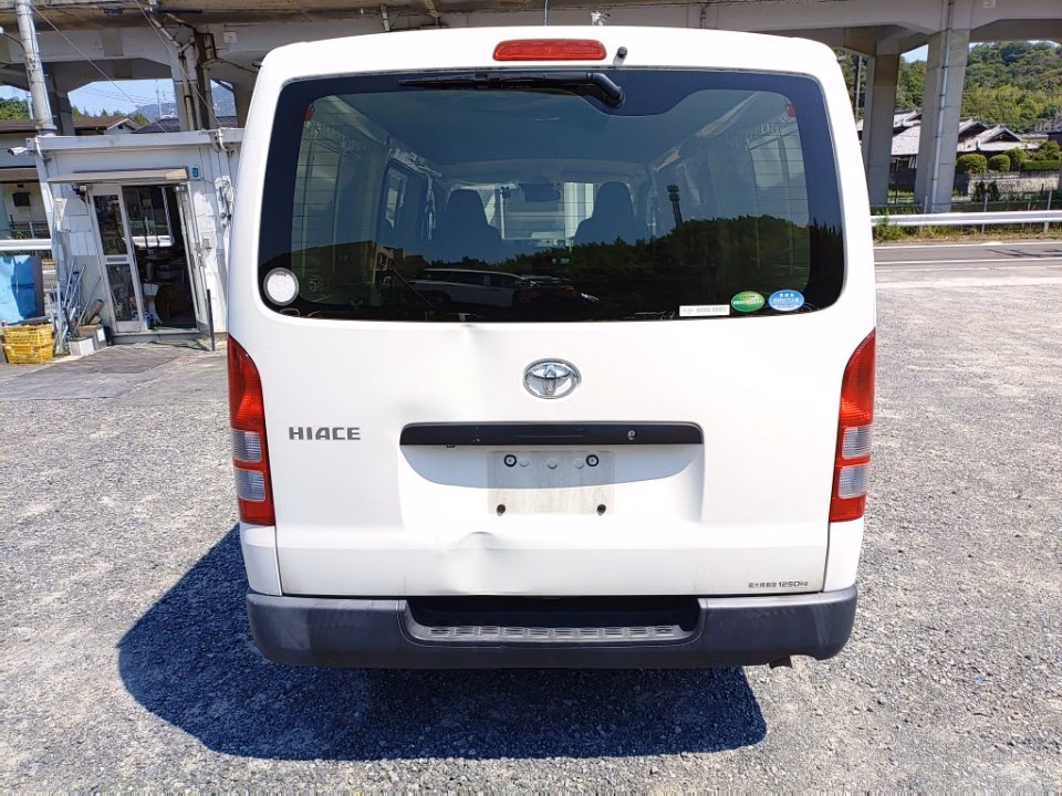 TOYOTA REGIUS ACE