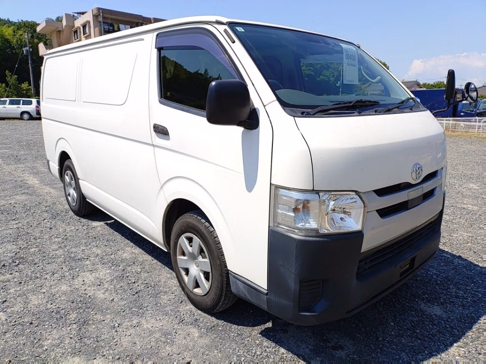 TOYOTA REGIUS ACE