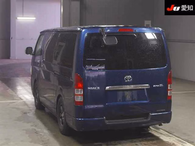TOYOTA REGIUS ACE