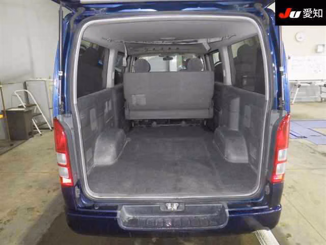 TOYOTA REGIUS ACE