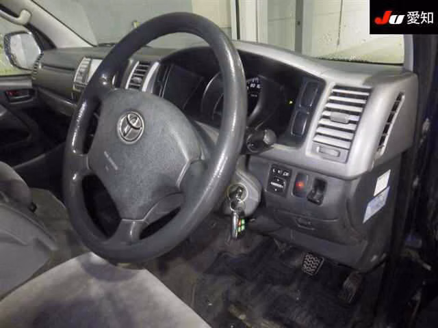 TOYOTA REGIUS ACE