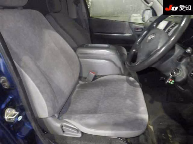TOYOTA REGIUS ACE