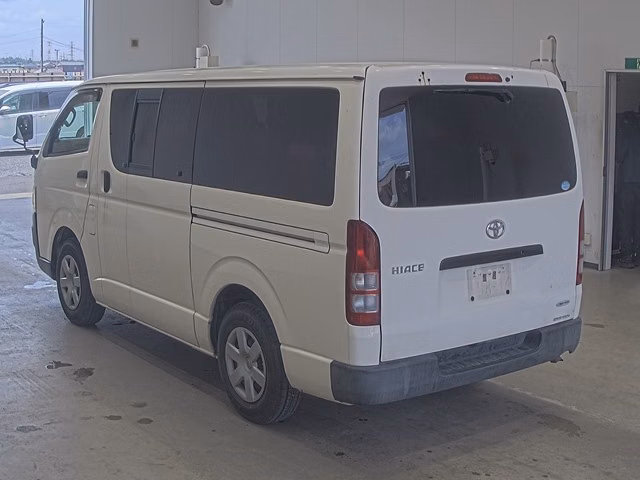 TOYOTA REGIUS ACE