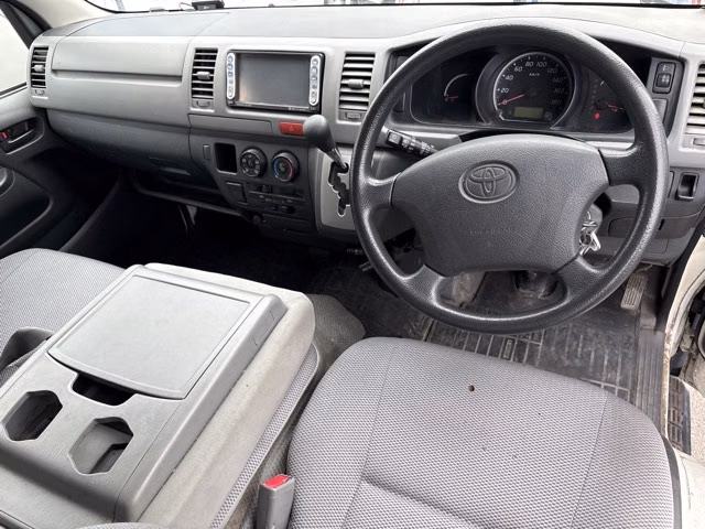 TOYOTA REGIUS ACE