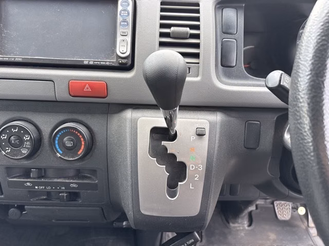 TOYOTA REGIUS ACE