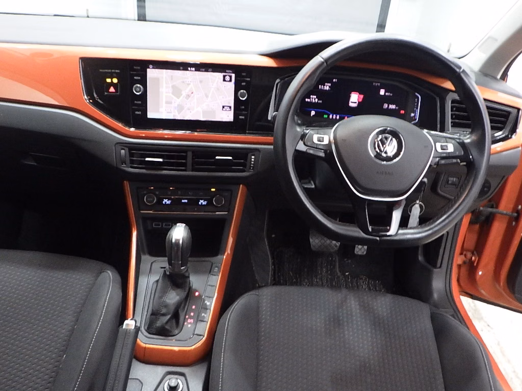 VOLKSWAGEN POLO