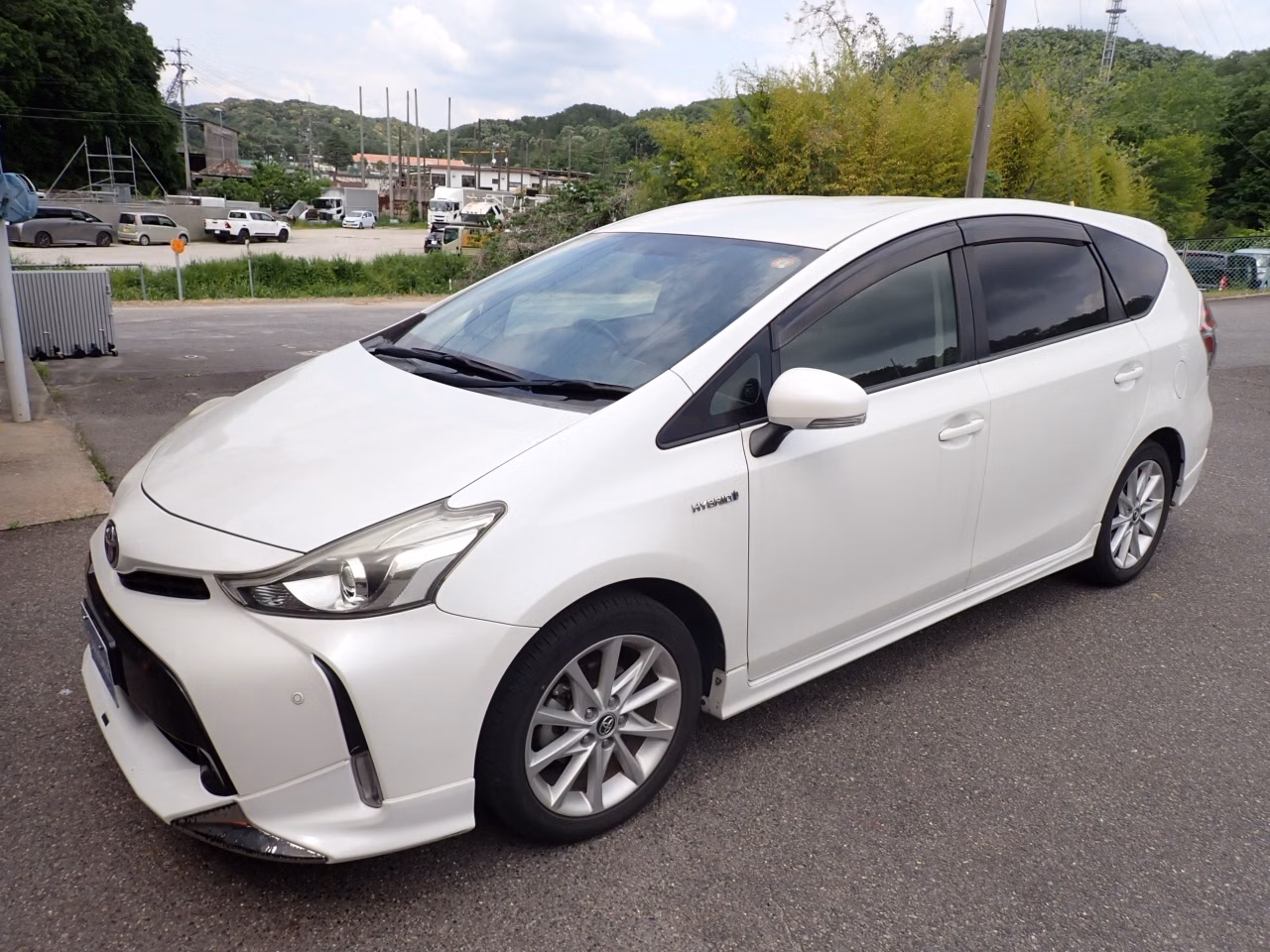 TOYOTA PRIUS ALPHA