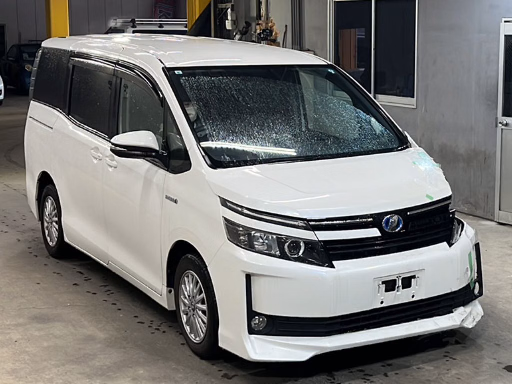 TOYOTA VOXY