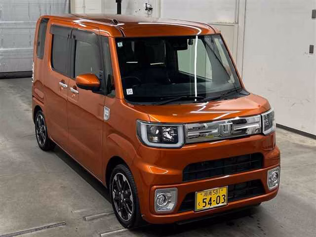 DAIHATSU WAKE