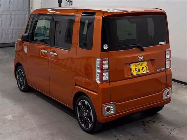 DAIHATSU WAKE